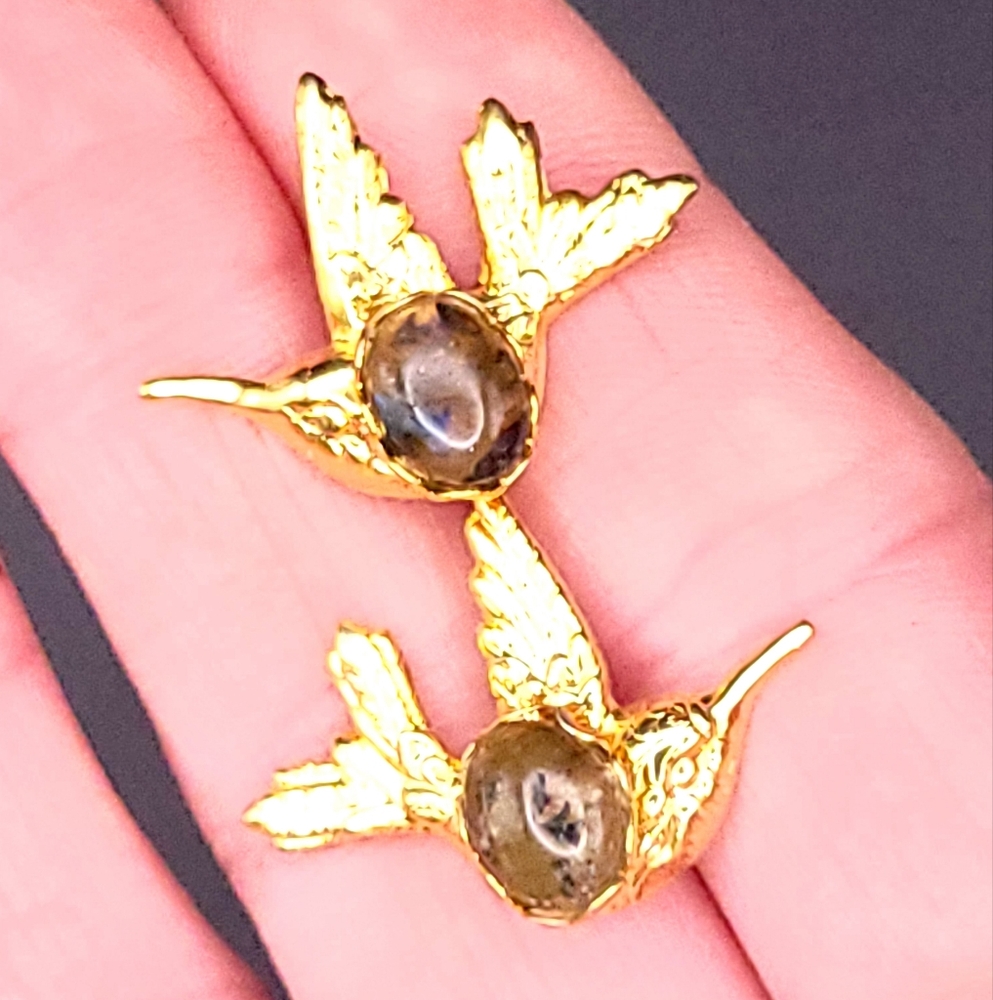 Vintage Gold-Wash Hummingbird Earrings Moss Agate Stones Scallop Mount